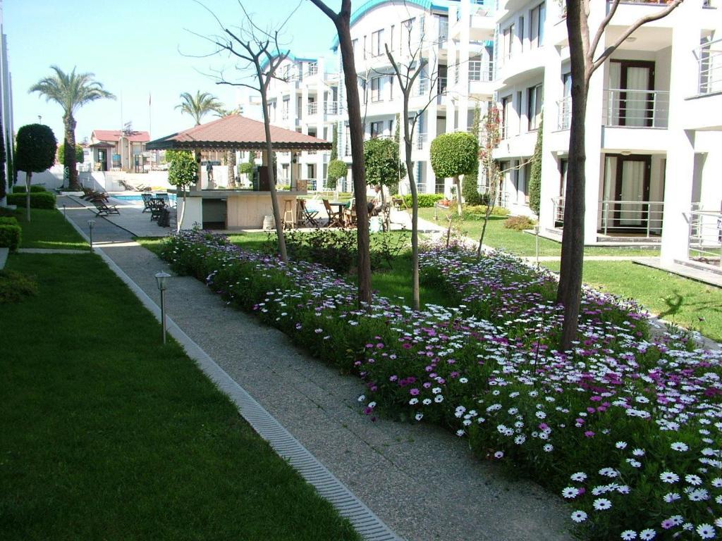 Side Garden Residence Exterior photo